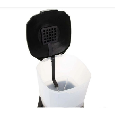 automatické krmítko pro ryby Invital