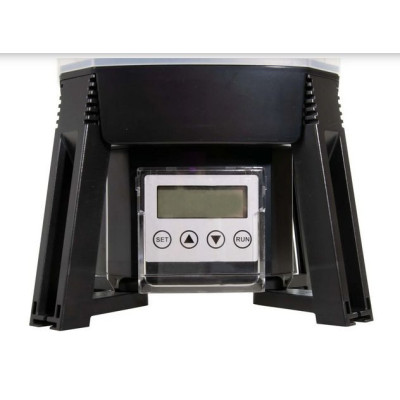 solární krmítko pro jezírkové ryby